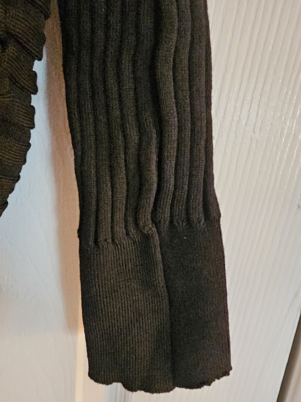 Off-the-Shoulder Black Ribbed Sweater - Picture 3 of 5